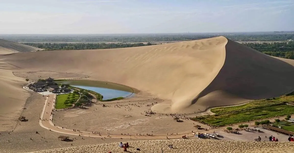 ทัวร์จีน ทัวร์คุณธรรม เส้นทางสายไหม หลานโจว อูหลู่มู่ฉี ขี่อูฐท่องทะเลทราย สระน้ำวงพระจันทร์ (ไม่ลงร้าน)