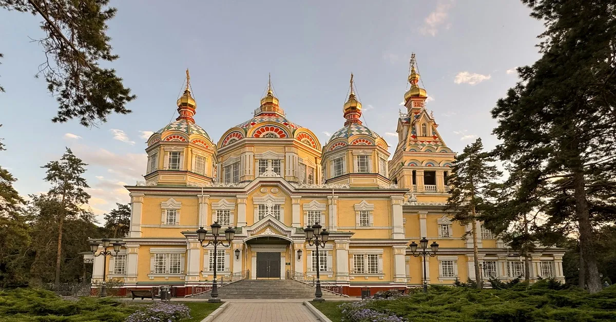 ทัวร์คาซัคสถาน มหัศจรรย์ บินตรงอัลมาตี มหาวิหารเซนคอฟ ชารีน แคนยอน