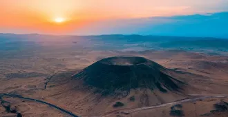 ทัวร์จีน มองโกเลียใน ออร์ดอส ฮูฮอต ตาลาฉี ทะเลสาบอูลาน ภูเขาไฟอูลันดา (ลงร้าน+สวมใส่ชุดอวกาศ)