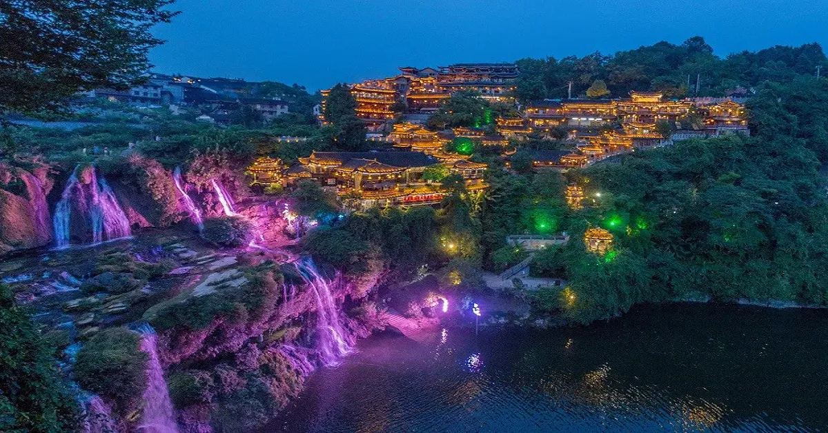 ทัวร์จีน อี๋ชาง จางเจียเจี้ย เมืองโบราณฝูหรงเจิ้น วนอุทยานแห่งชาติเฟิงหลินซี (ลงร้าน)