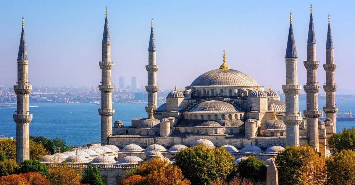 Europe Turkiye Blue Mosque Salt Lake Cappadocia Trojan Statue Hollywood Horse - ทัวร์ยุโรป ตุรกี สุเหร่าสีน้ำเงิน ทะเลสาบเกลือ คัปปาโดเกีย ม้าไม้จำลองเมืองทรอยริมทะเล 