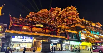 ทัวร์จีน จางเจียเจี้ย ฝูหรงเจิ้น ตึกมหัศจรรย์ 72 ชั้น น้ำพุร้อนบูเอ๋อร์เหมิน  (ลงร้าน)