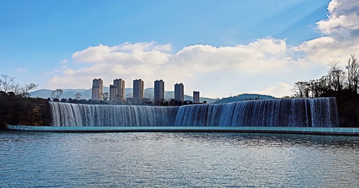 ทัวร์จีน คุนหมิง ภูเขาเจียวจื่อ สวนน้ำตกคุนหมิง วัดหยวนทง