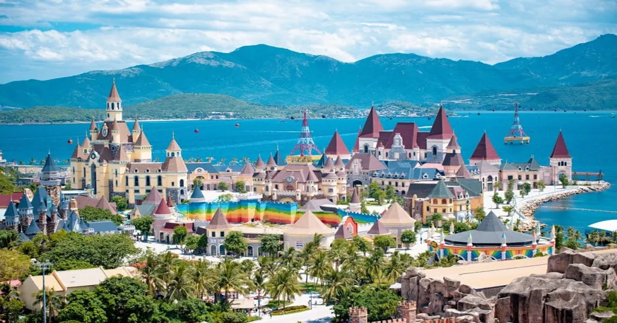 ทัวร์เวียดนาม ฟูก๊วก นั่งกระเช้าข้ามทะเลตะลุยสวนสนุก Vin Wonder เวนิส Grand World