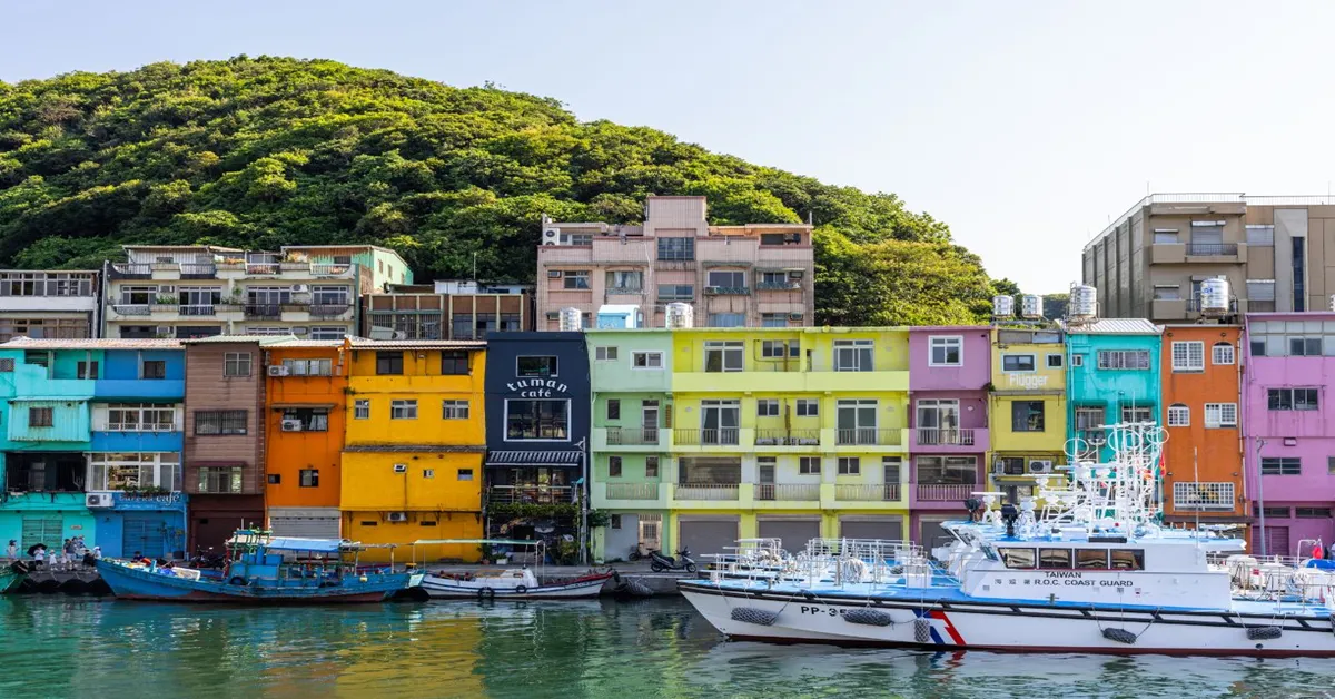 ทัวร์ไต้หวัน อาหลีซาน สุริยันจันทรา จิ๋วเฟิน ท่าเรือสีรุ้งเจิ้งปิน บินตรงไถจง