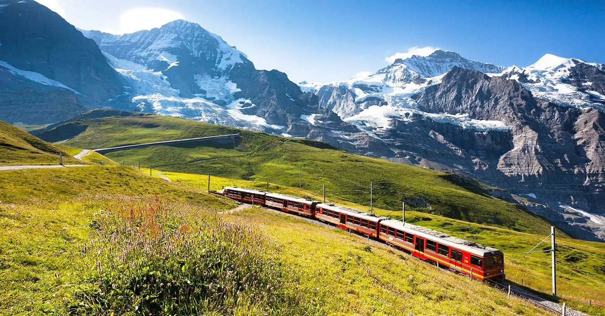 ทัวร์ยุโรป ฝรั่งเศส สวิตเซอร์แลนด์ อิตาลี มิลาน ปารีส ยอดเขาจุงเฟรา ล่องเรือแม่น้ำแซน พิพิธภัณฑ์ลูฟท์