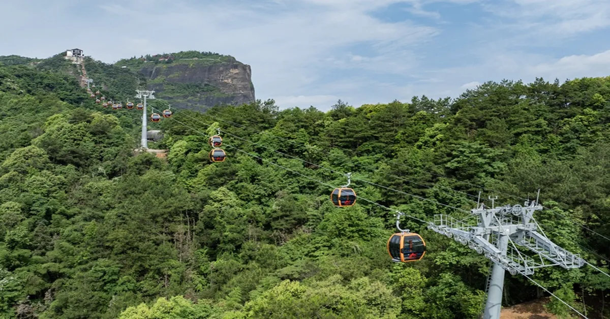 ทัวร์จีน กวางเจา กุ้ยหลิน ปาเจี่ยวจ้าย นั่งกระเช้าปาเจี่ยวจ้าย นั่งรถไฟความเร็วสูง เขางวงช้าง เจดีย์เงินทอง