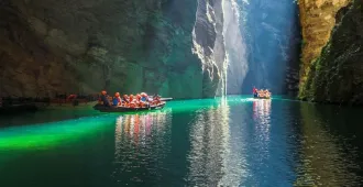 ทัวร์จีน อี๋ซาง เอินซือ แกรนด์แคนยอนผิงซานและถ้ำสามสหาย