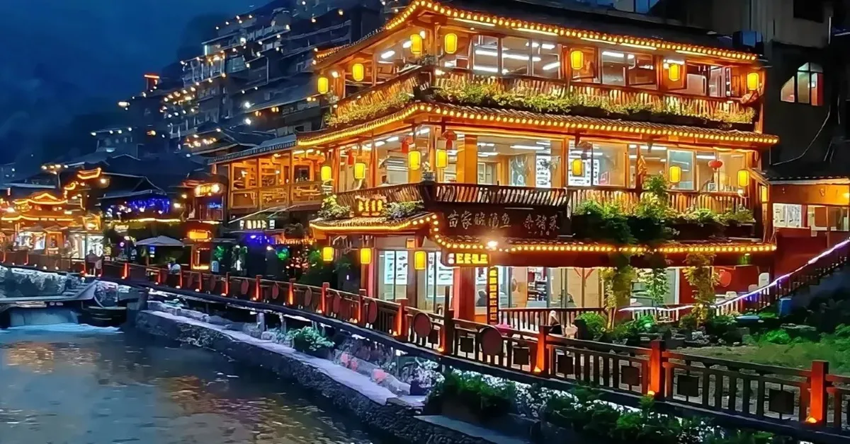 ทัวร์จีน หนานหนิง กุ้ยหยาง น้ำตกเต๋อเทียน หมู่บ้านแม้วซีเจียงพันหลังคา ทุ่งดอกลาเวนเดอร์กลางขุนเขา