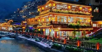 ทัวร์จีน หนานหนิง กุ้ยหยาง น้ำตกเต๋อเทียน หมู่บ้านแม้วซีเจียงพันหลังคา ทุ่งดอกลาเวนเดอร์กลางขุนเขา