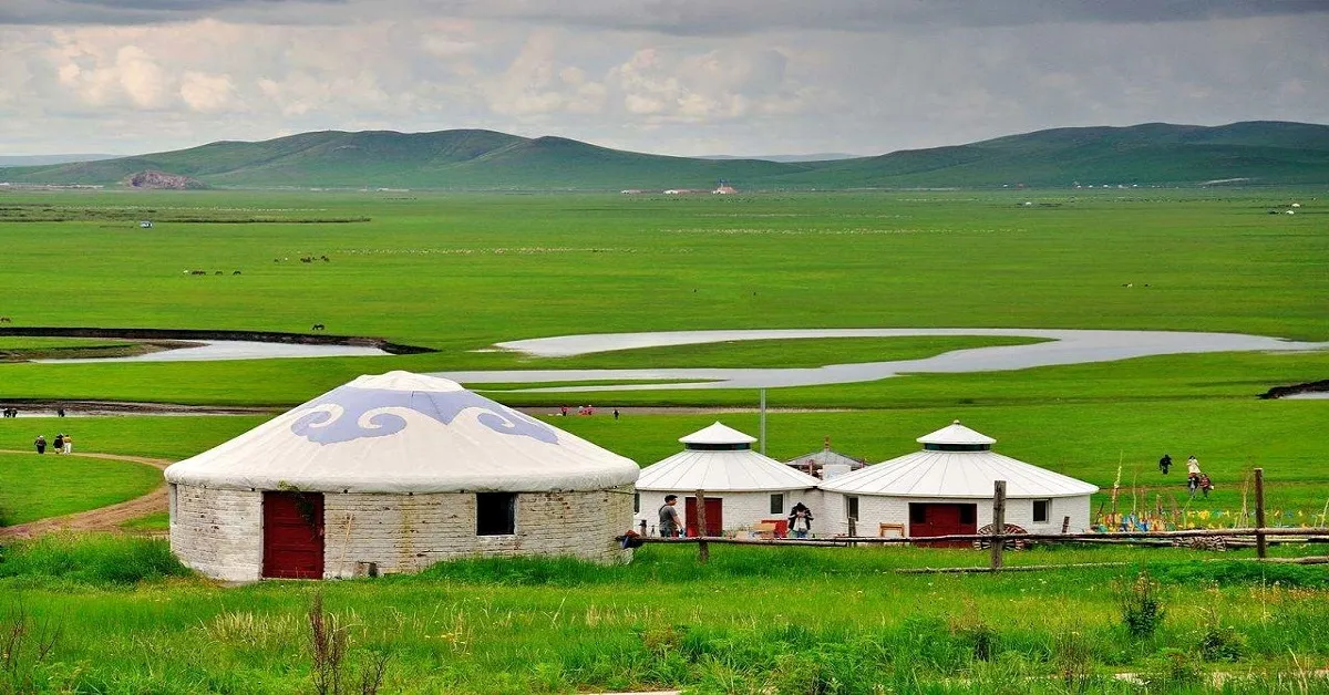 ทัวร์จีน มองโกเลียใน ทุ่งหญ้าซีล่ามูเหริน ทะเลทรายอินเค็นทารา พักกระโจมสไตล์มองโกล